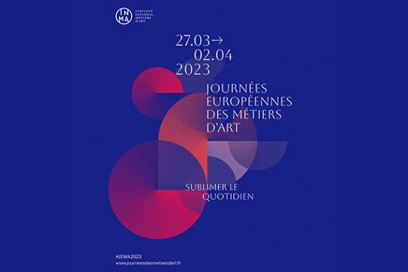 Visuel Fond bleu foncé, formes géométriques rondes de couleur rouge se superposent.