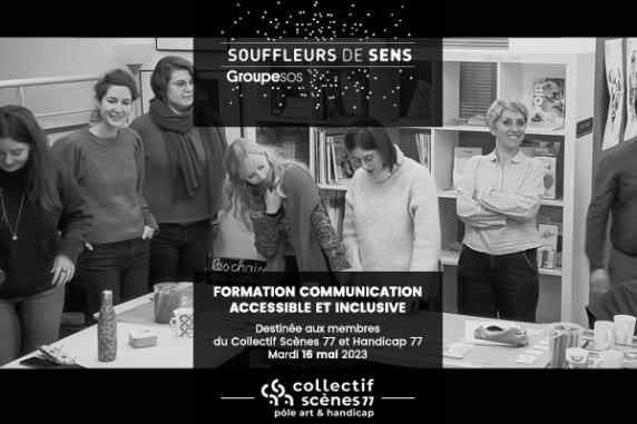Photo du groupe de travail pendant la formation en noir et blanc avec quatre participantes et Gwenaelle Brochoire dans les locaux SOUFFLEURS DE SENS.