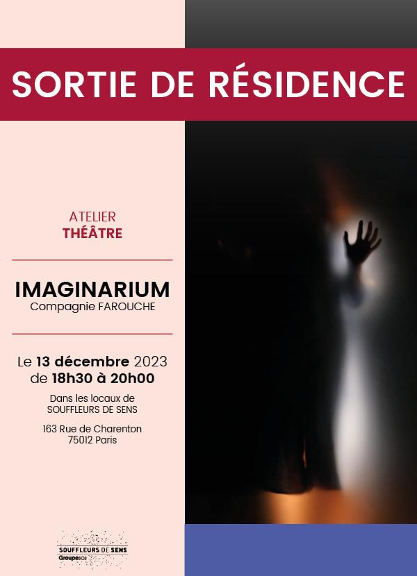 Photo extraite du spectacle Médium de la Cie Farouche. Elle représente une forme noyée dans le noir derrière un tissu semi transparent. Sur le côté droit une lueur laisse apparaitre un peu une silhouette qui à l'air de flottée dans les airs et très visiblement une main posée sur le tissu.